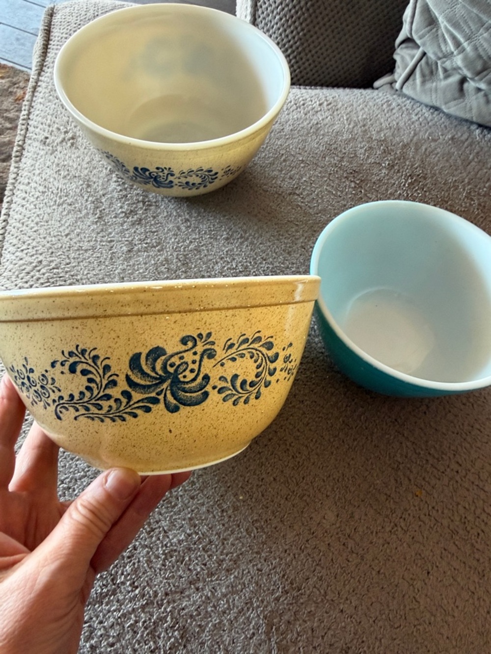 3 Pyrex Mixing Bowl Set